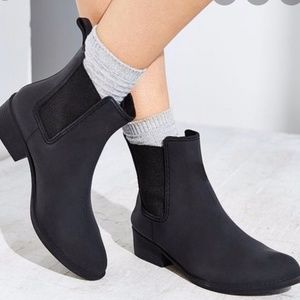 NWOT Jeffrey Campbell Forecast Chelsea Rain Boots